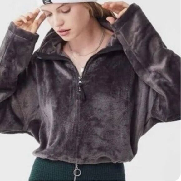 Urban Outfitters Angela Cropped Fleece 1/4 Zip Jacket - Picture 1 of 11